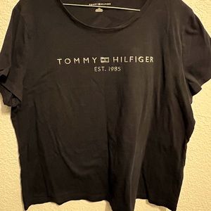 Tommy Hilfiger women’s Large t-shirt